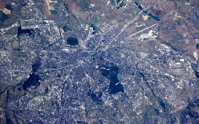Улици в София ще носят имената на Валери Петров, Ваня Костова и Леон Даниел