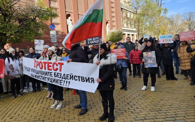Протести в София и Телиш срещу войната по пътя:  „България няма деца за убиване!“