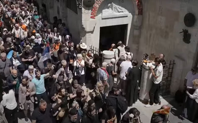 Via Dolorosa: Хиляди вярващи извървяха Пътя на страданието в Йерусалим (ВИДЕО, СНИМКИ)