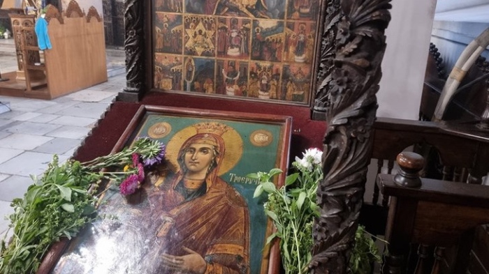 Живоприемен източник: Православната църква почита Света Богородица в Светли петък