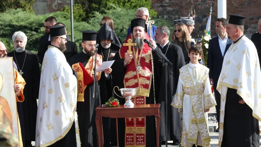 Тържествен водосвет на бойните знамена на Българската армия!
