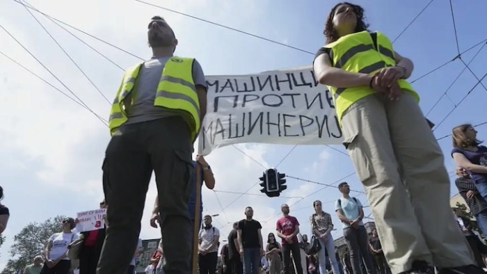 Хиляди сръбски студенти протестират за незабавни избори