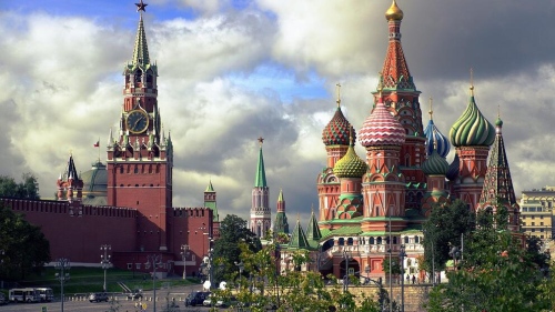 На парада на Червения площад Русия демонстрира дронове, които използва срещу Украйна