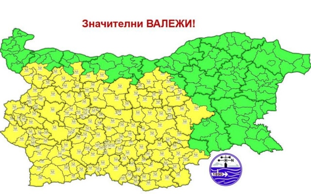 Жълт код за проливни дъждове в половин България утре
