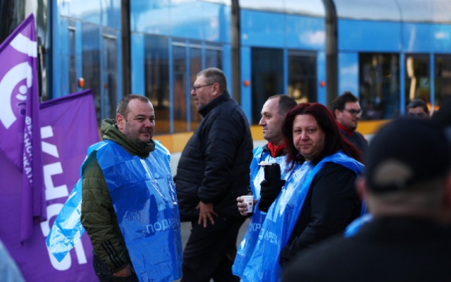 Четвърти ден без градски транспорт в София, метрото ще върви, но по празнично разписание