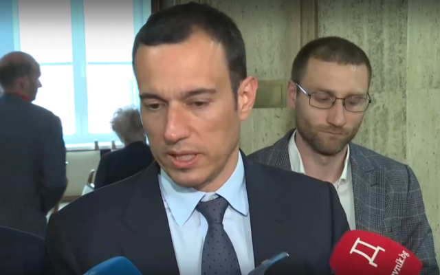 Кметът на София обеща транспорт за матурите