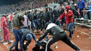 Погват футболните хулигани с доживотни забрани