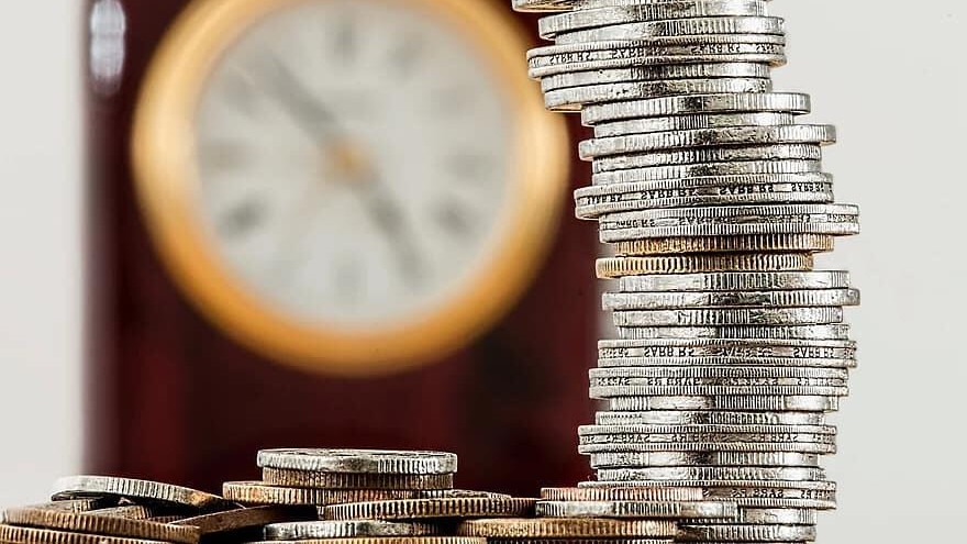 Проучване: Младите хора у нас не искат под 3 200 лв. стартова заплата
