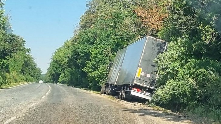 Един човек е тежко ранен при катастрофата край Бяла