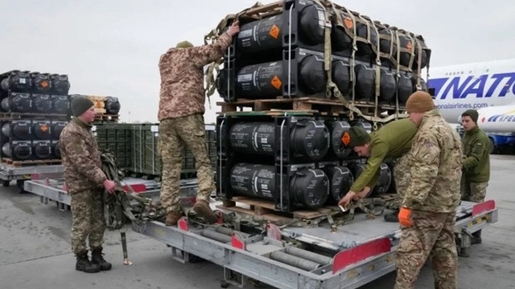 САЩ възобновиха оръжейните доставки за Украйна