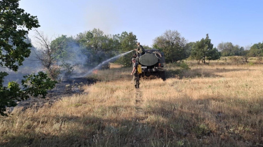 МО: Не е вярно, че дейности на военните са причинили пожара край учебен център „Сливница“