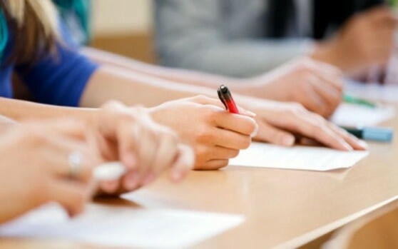 Резил! В 17 училища всички са с двойки на матурата, средният бал за страната - 4,27