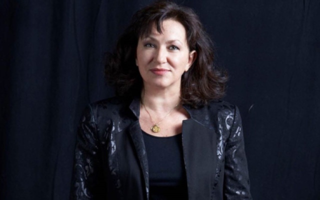 Оперната прима Красимира Стоянова с отличие "Кристално огърлие"