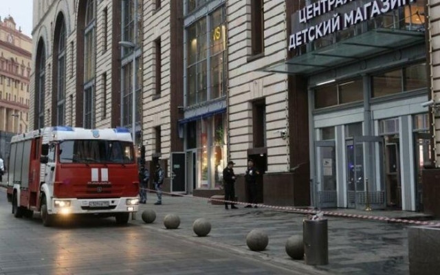 Поне един загинал и няколко ранени при взрив в магазин за играчки в Москва