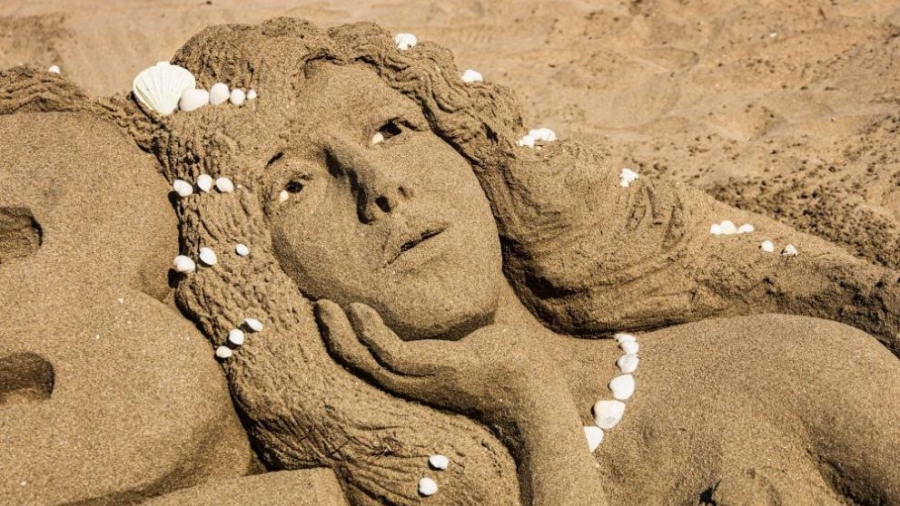 Фестивалът на пясъчните фигури в Бургас с ново работно време от 1 септември