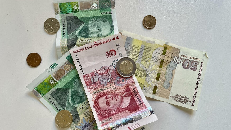 Нова средна заплата и линия на бедност у нас