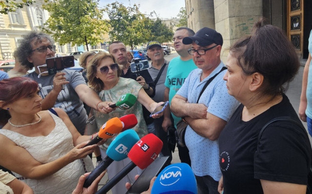 Родителите на единия от задържаните за побоя на МВР шефа твърдят - бил е пиян заедно със съседа си