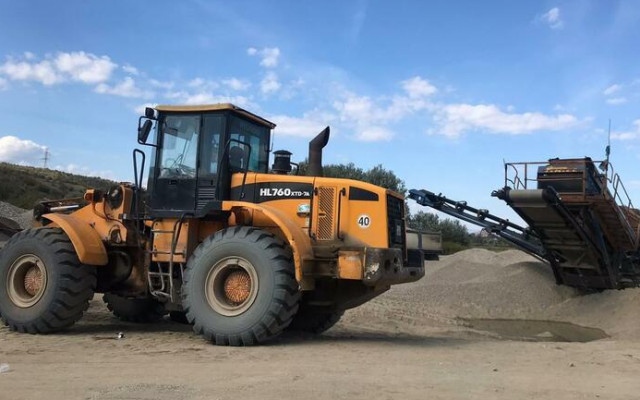 Работник в каменна кариера пострада тежко, с опасност за живота е