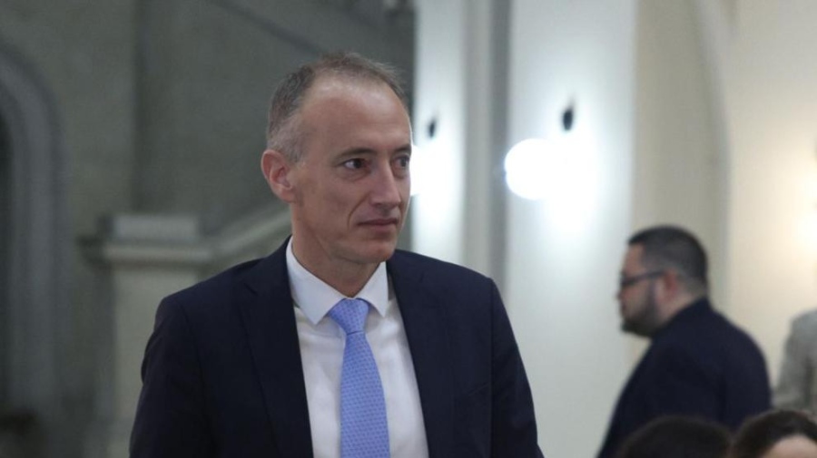 Вълчев: Проблемът на учениците е в базовата и функционалната грамотност, не във финансовата