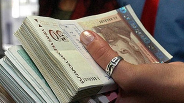 БНБ: Внесете си левовете в кеш по картовите сметки до 01.01.2026 г.