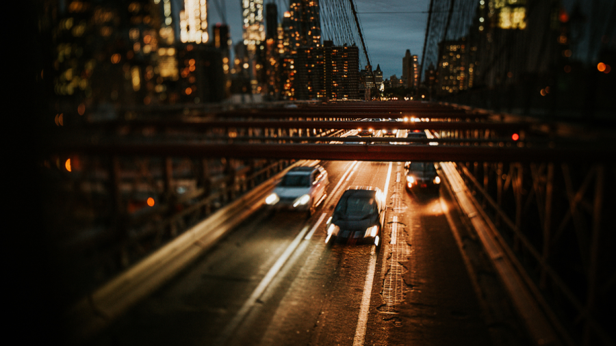 Бум на китайски коли в Европа. Местни гиганти изостават