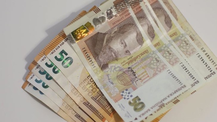 Минималната заплата от 620 евро раздели бизнес и синдикати