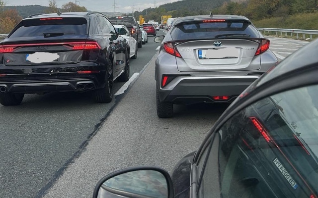 Спират изцяло трафика към София 4 пъти на ден при ремонта на АМ "Тракия" край Вакарел