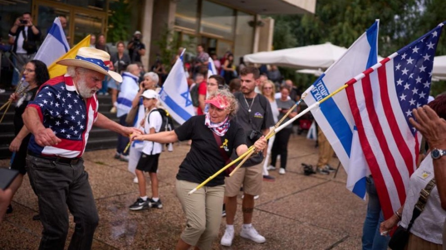 Празнества заляха улиците на Газа и Израел след обявяване на споразумението