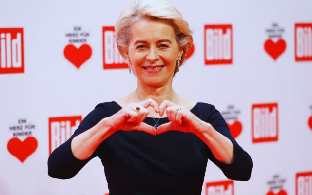 „Недосегаема?“ Урсула фон дер Лайен лесно оцеля при два вотa на недоверие в Европейския парламент