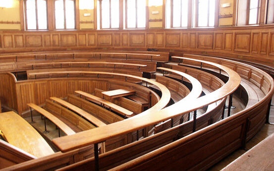 НСИ: 13 000 млади българи са прекъснали образованието си по финансови причини