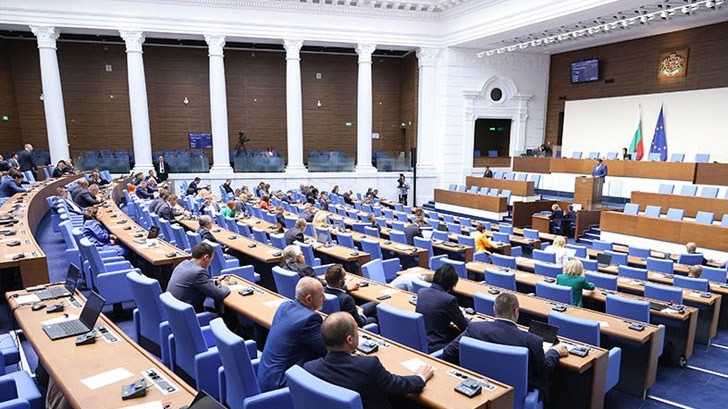 ДАНС и МС ще одобряват всяка продажба на активи на "Лукойл"