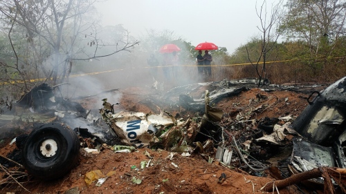 Самолет с 12 чуждестранни туристи на борда се разби в Кения