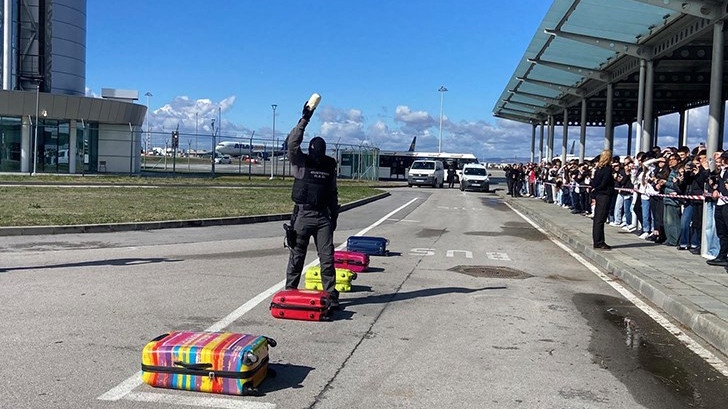 Митниците и НАП показаха как се борят с наркотрафика