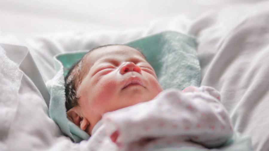 Жена родила шест деца и бягала от родилния дом във Варна след всяко раждане