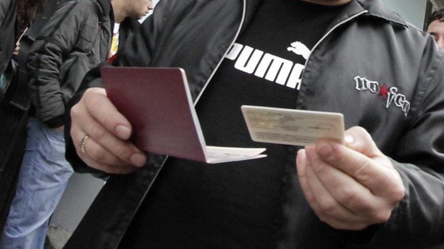 Вдигат таксата за издаване на лична карта