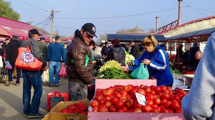Българи пътуват с ферибот за пазар до Румъния