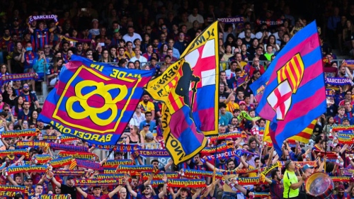 Автобус с фенове на ФК „Барселона“ се запали в Белгия