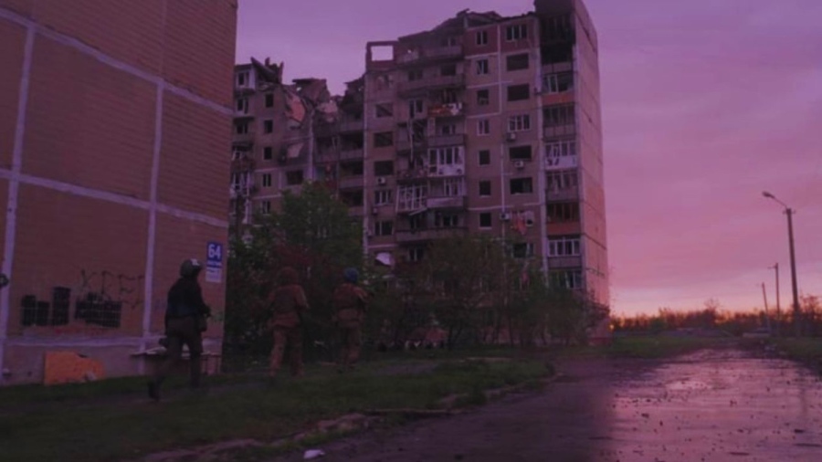 Последният рубеж на Украйна в Покровск: Защитниците продължават битката, докато руското обкръжение се затяга