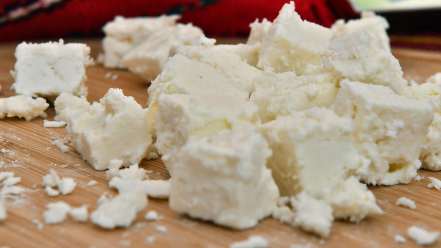 Заливат училища, детски градини и хотели с опасни имитиращи продукти?