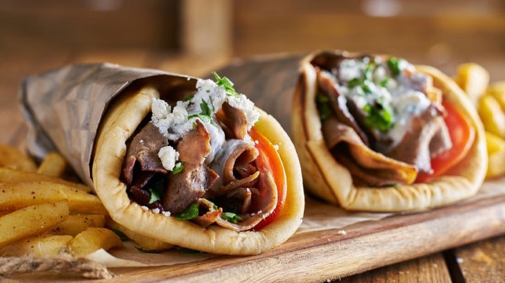 Гиросът в Гърция удари рекордните 5.50 евро