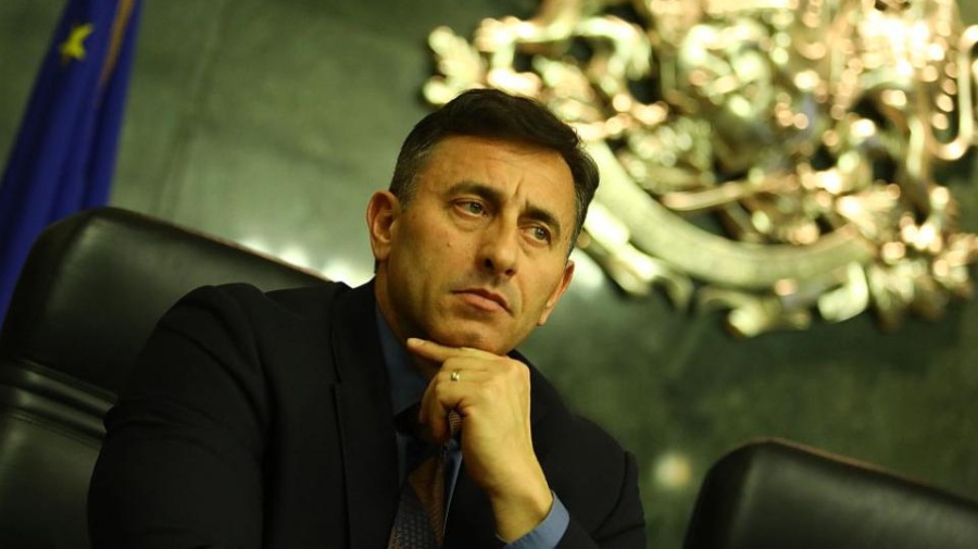 Кой е Румен Спецов - предложеният за особен управител на „Лукойл“