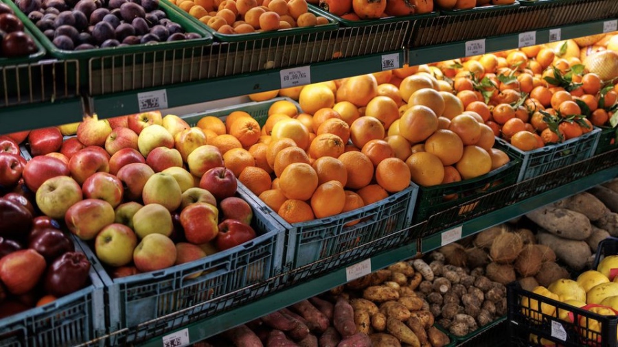 Българите ядат по-малко хляб, сирене и зеленчуци, но повече плодове