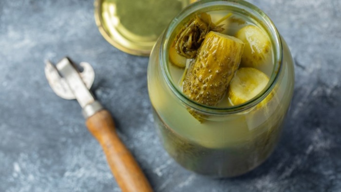 Спряха внос на кисели краставички с парацетамол и риба с живак