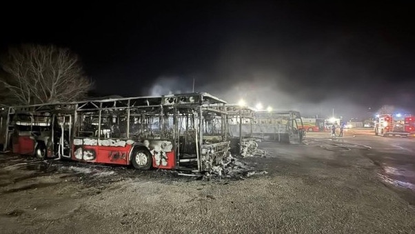 Кметът на Костинброд за изгорелите автобуси: Бяха транспортно бижу