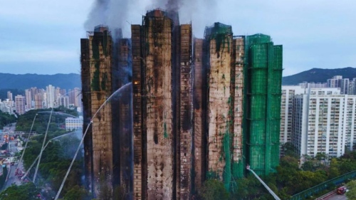 Арести за непредумишлено убийство след пожарa в Хонконг, при който загинаха 44 души