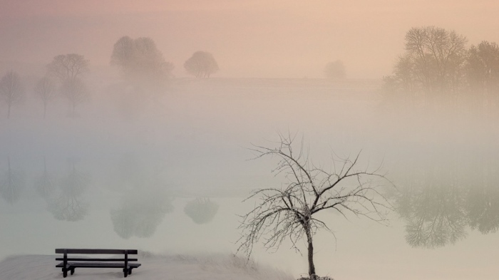 Новата седмица започва със слънце, от петък - пак порои и силни ветрове