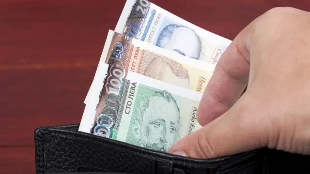Българите могат да започнат да отделят едва 50-100 лв. на месец за инвестиции