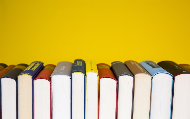 Книгоиздателите притеснени: Романи се превеждат с ИИ