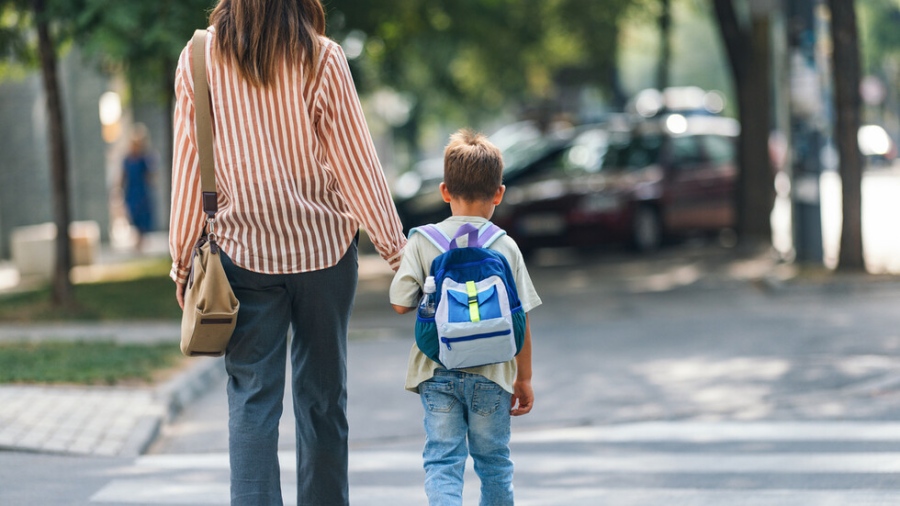 Кандидатстването за ясли, градини и училища в София става по-лесно с помощта на чатбот