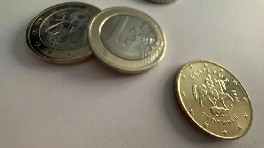 В интернет: Стартов пакет с евромонети на стойност €10,23 струва 40 лв.